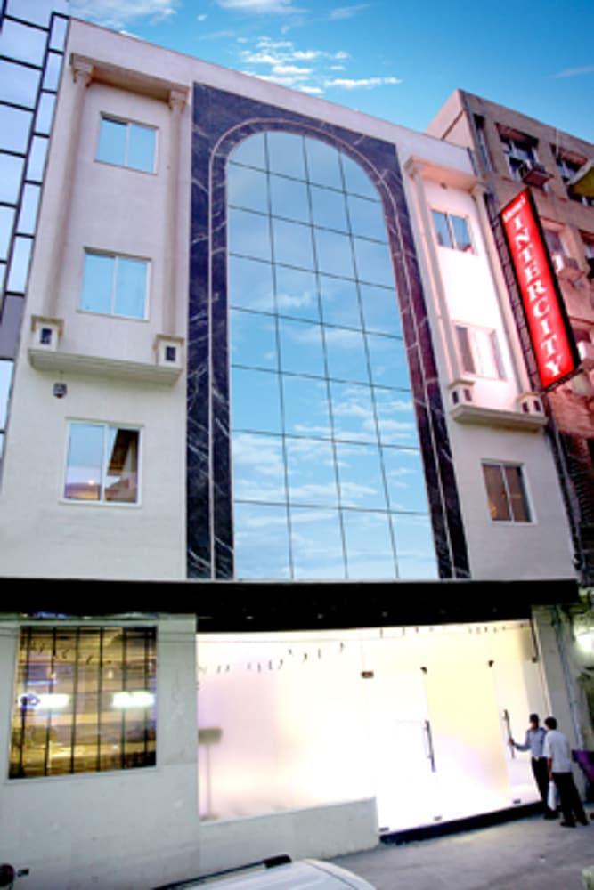 Dewdrop Intercity Hotel New Delhi Exterior photo